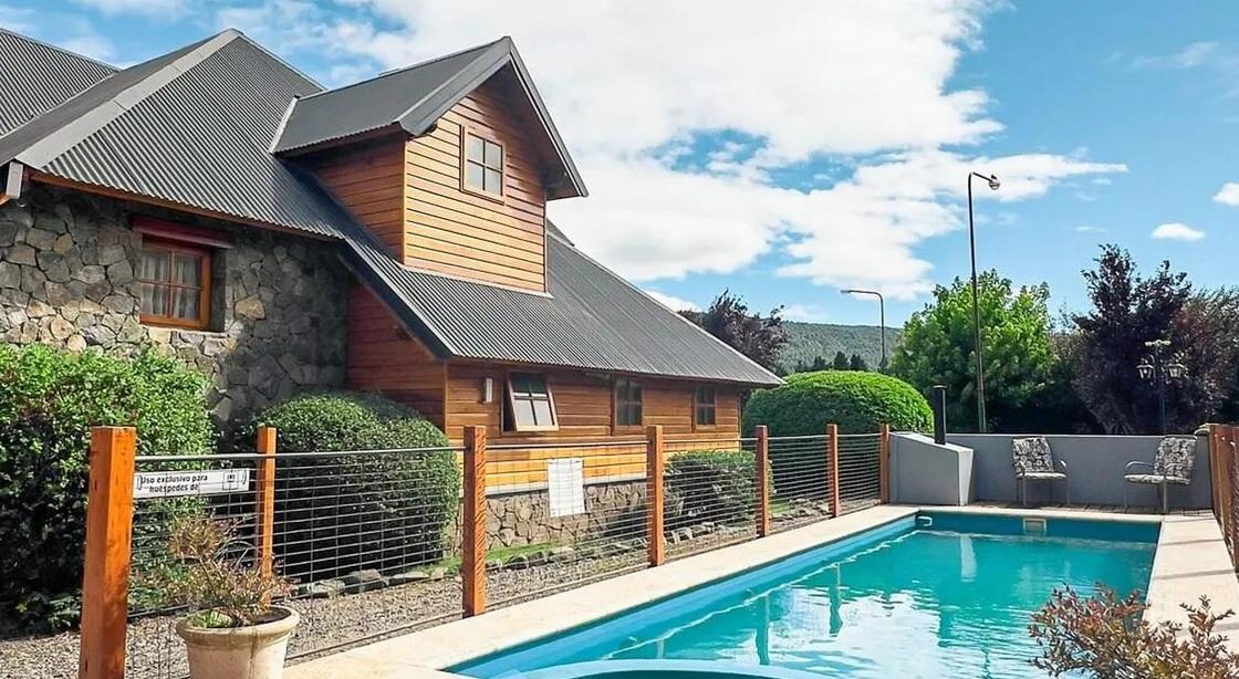 Vista Piscina Posada Quinen