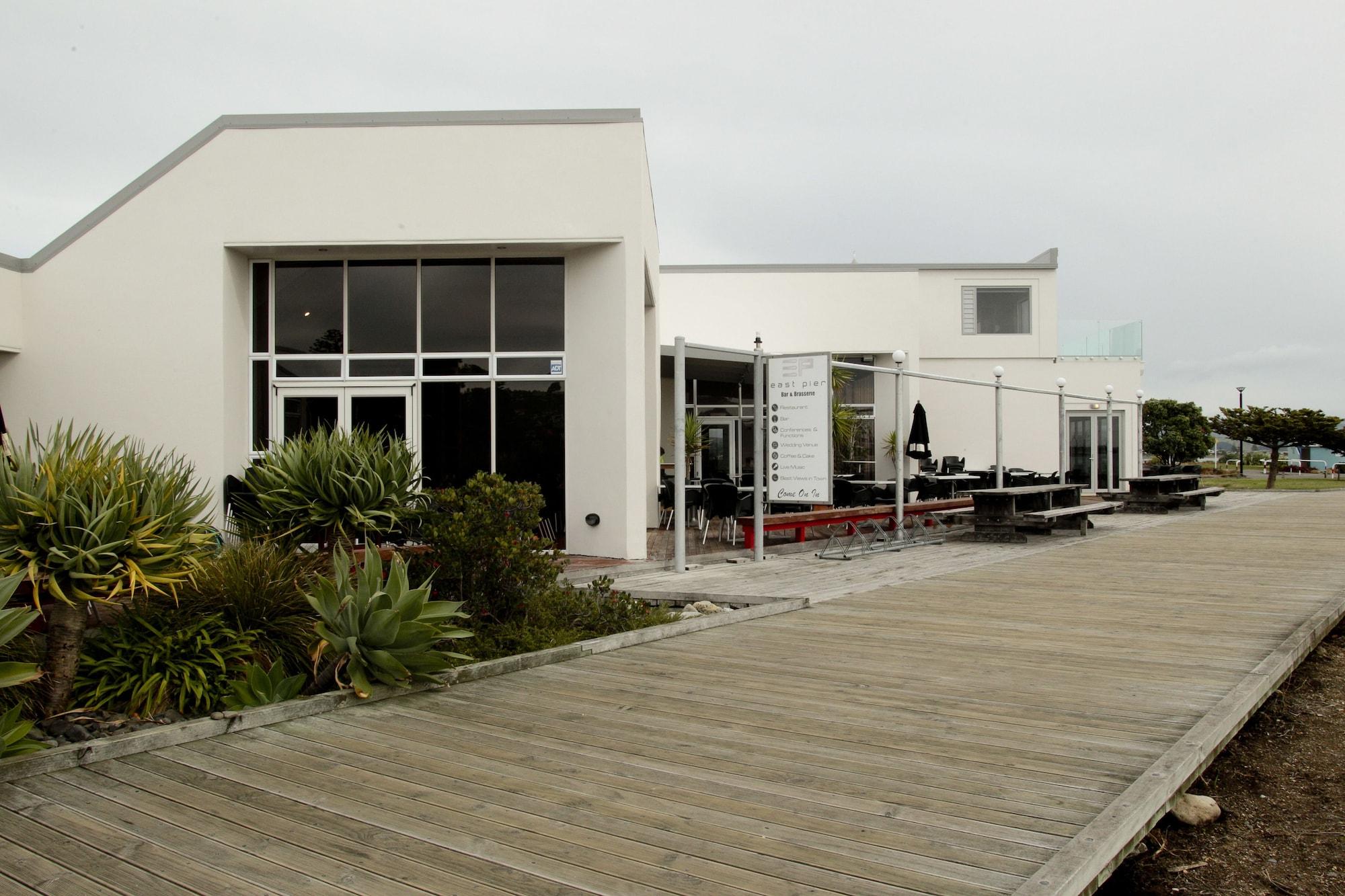 Restaurant East Pier Hotel