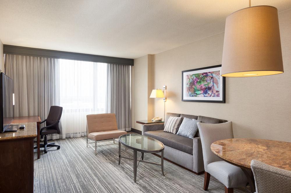 Comodidades do quarto DoubleTree by Hilton Hotel & Suites Houston by the Galleria