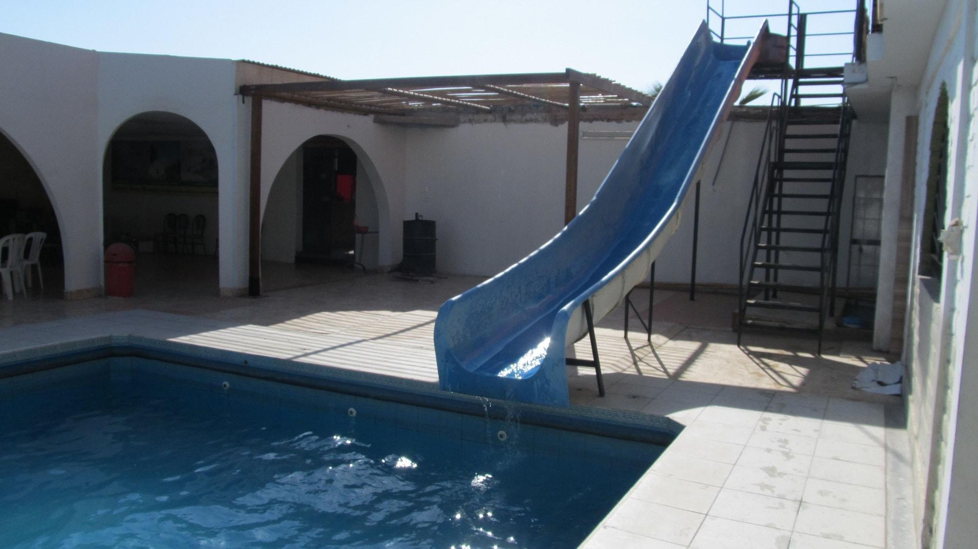 Vista Piscina Hospedaje Montenegro