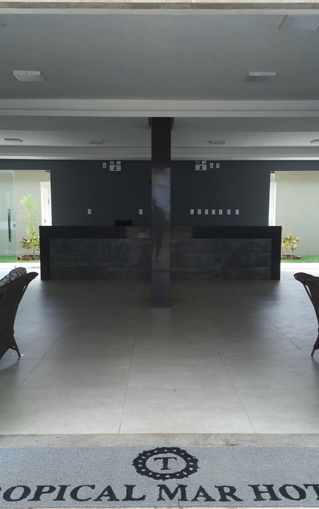 Vista Lobby Tropical Mar Hotel