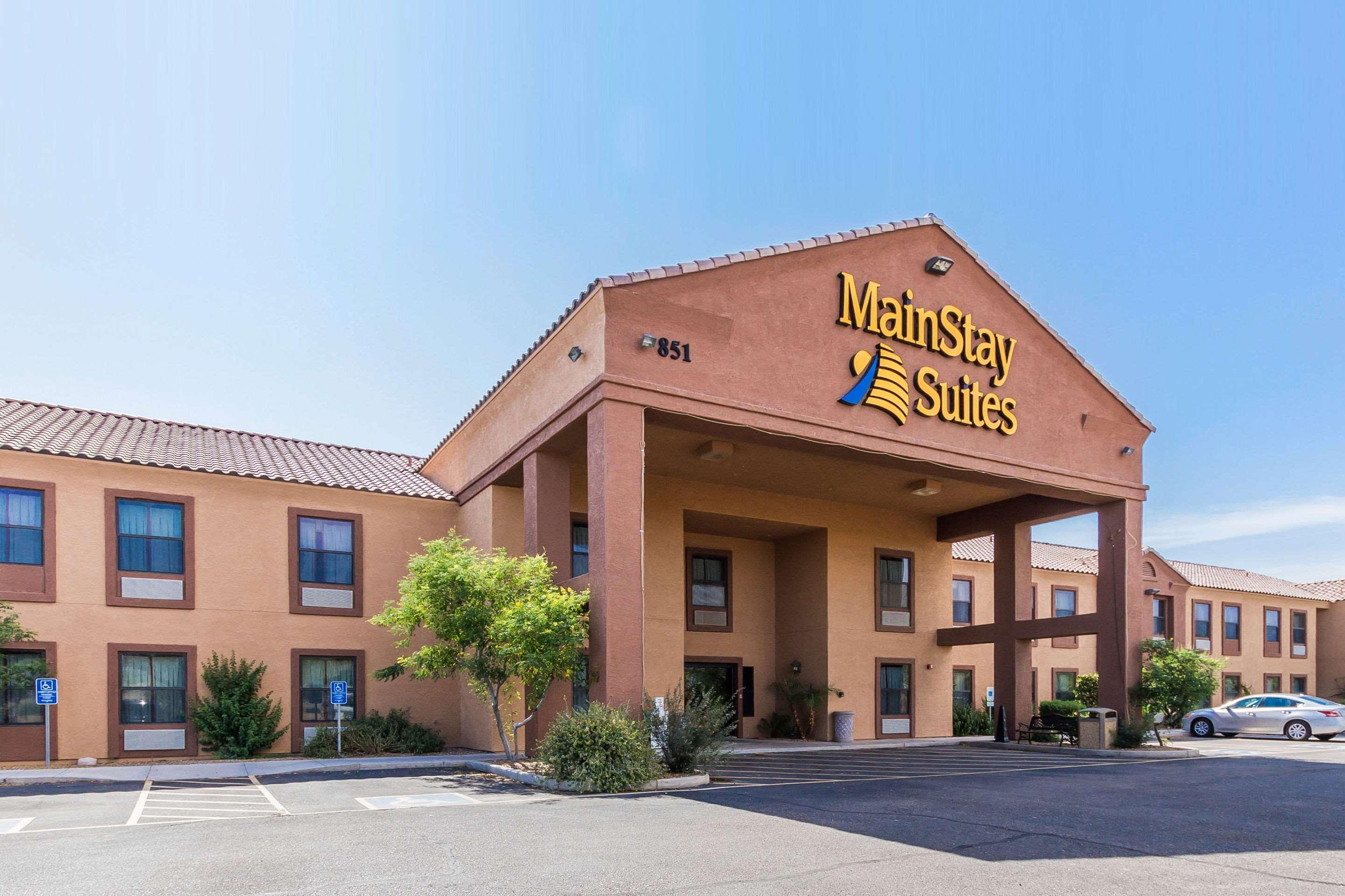 Vista Exterior MainStay Suites Extended Stay Hotel Casa Grande