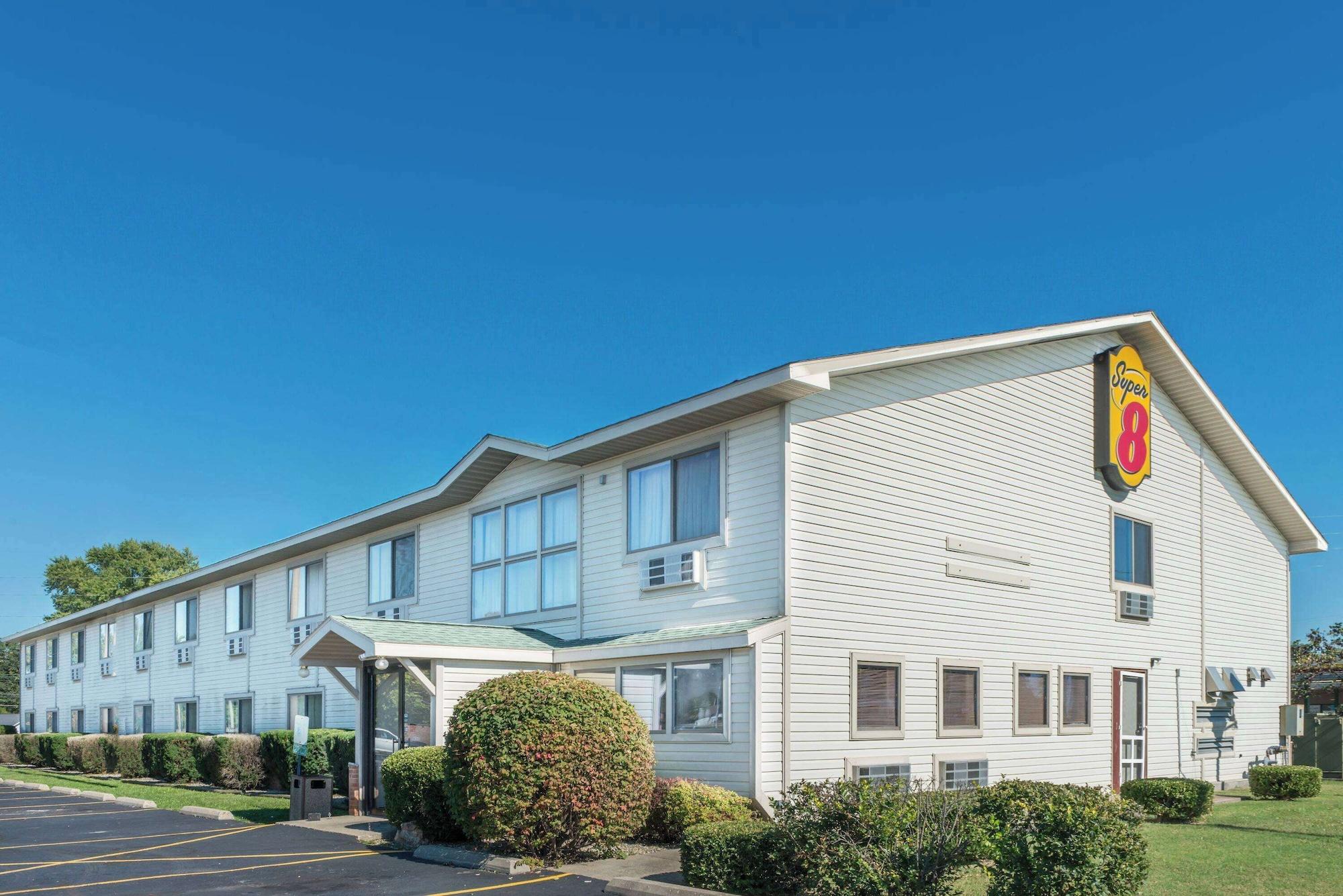 Vista Exterior Super 8 by Wyndham Du Quoin