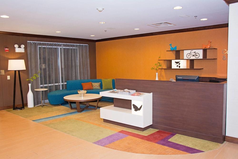 Vista Lobby Fairfield Inn & Suites by Marriott Butler