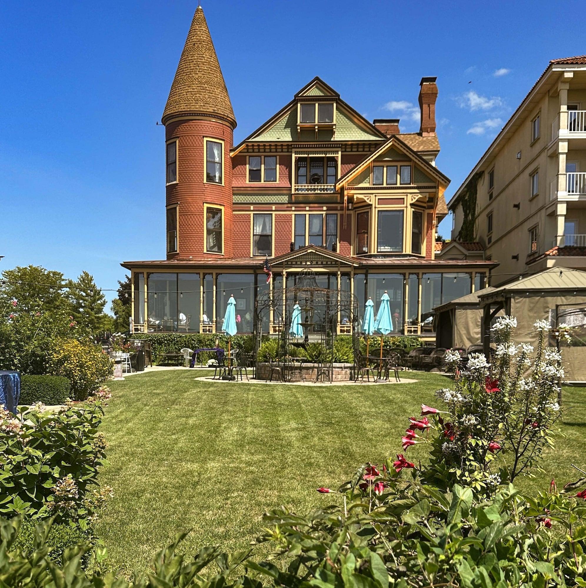 Varios Baker House Hotel