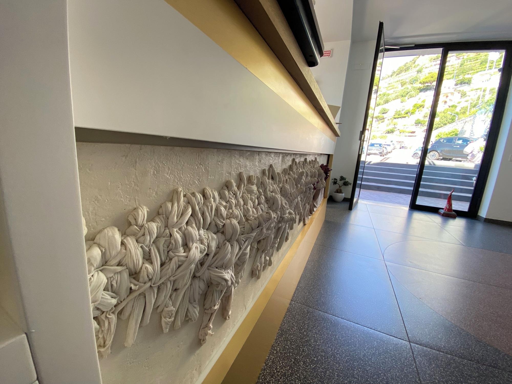 Vista Lobby Albergo Dipinto Bacco Furore