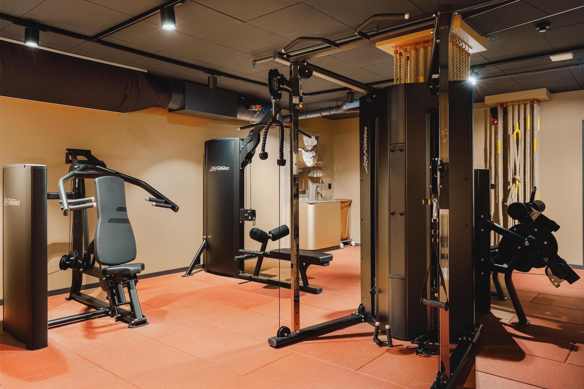 Gimnasio The Dock 69°39 by Scandic