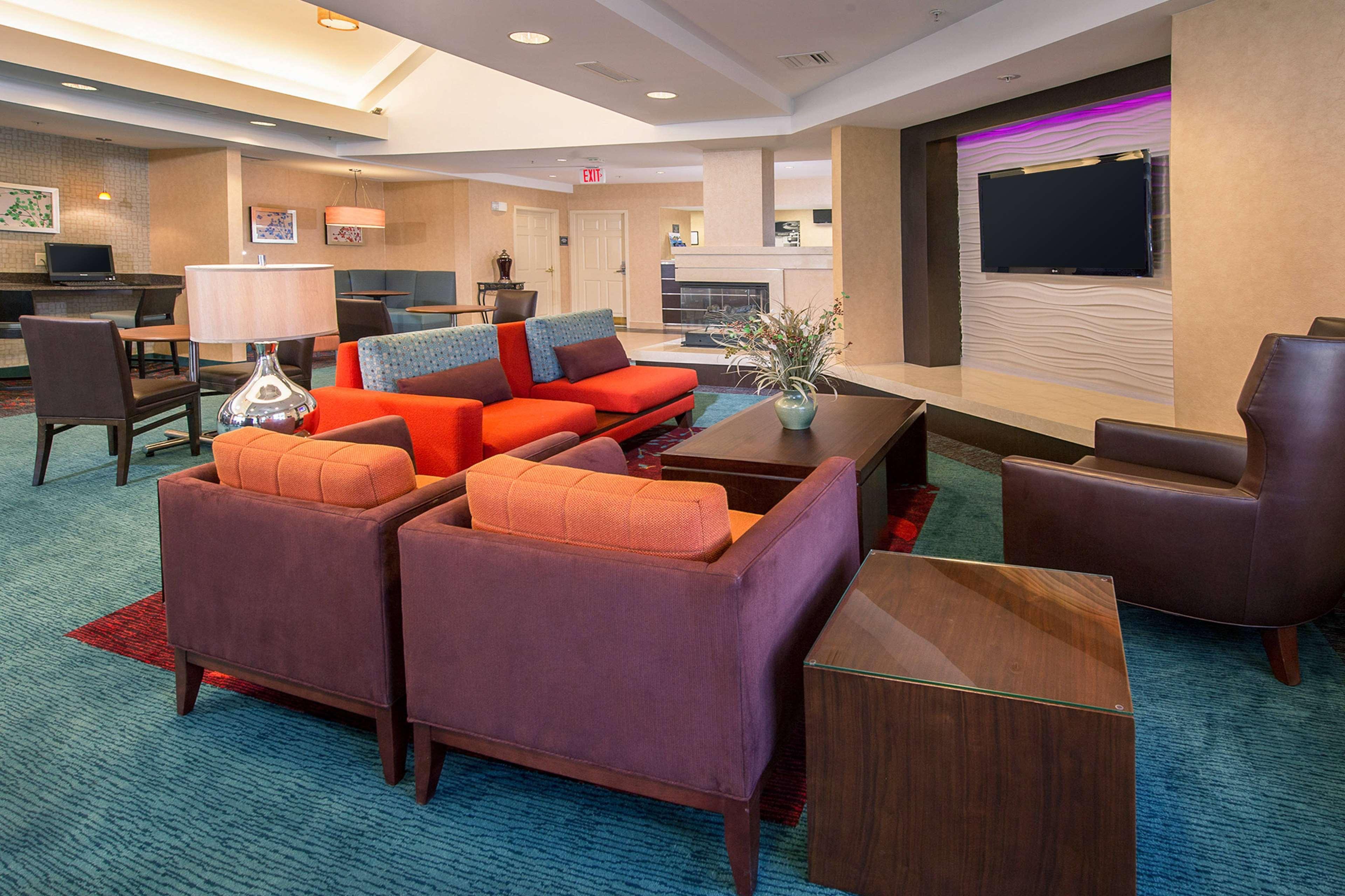 Vista Lobby Sonesta ES Suites Charlottesville University