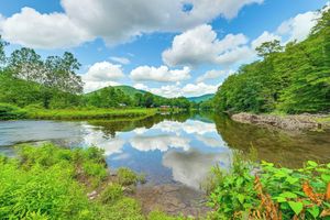 Alquiler Vacacional - Hike & Fish: Delaware River Cabin w/ Views