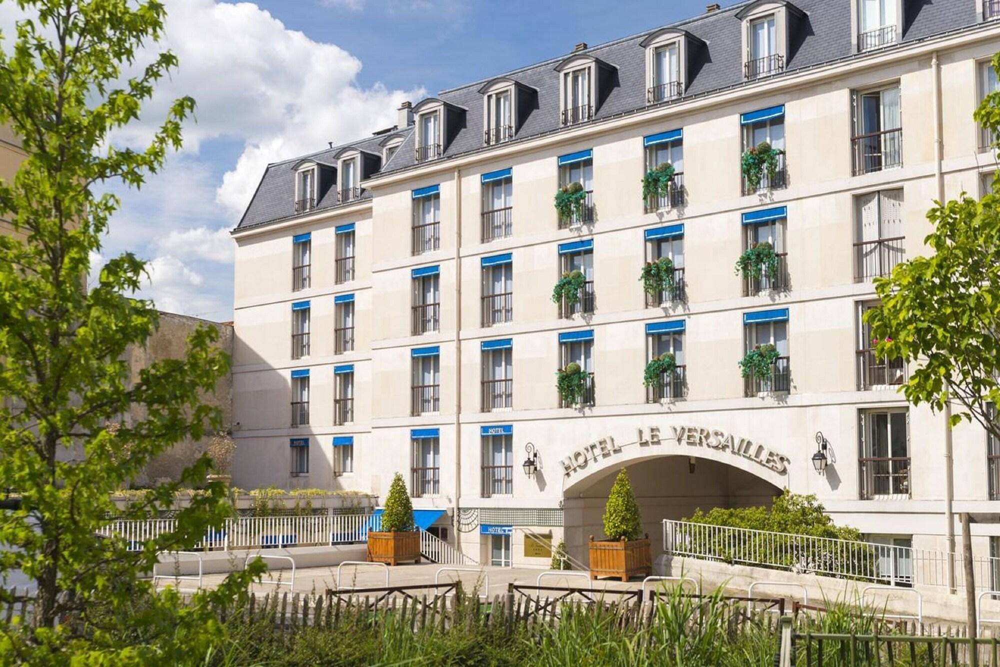 Vista Exterior Hotel Le Versailles