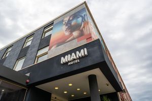 Alojamiento - Miami Hotel Melbourne