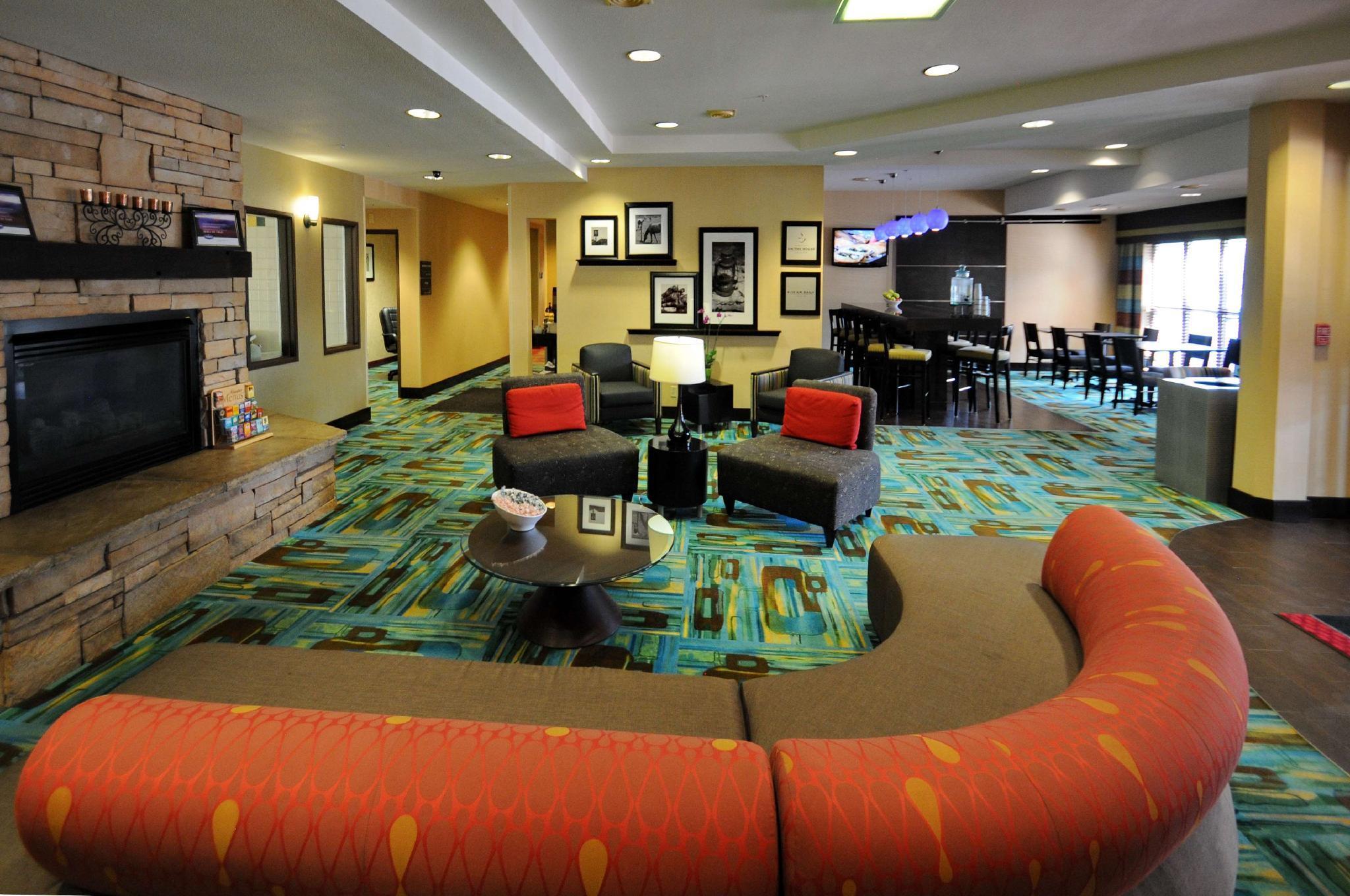 Vista Lobby Hampton Inn Glenwood Springs