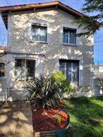 Alquiler Vacacional - Near the city center, many shops within walking distance.