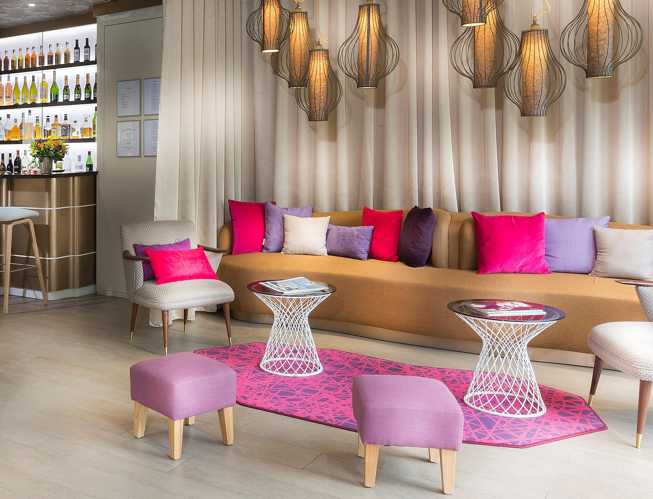 Vista Lobby Hotel Eiffel Segur