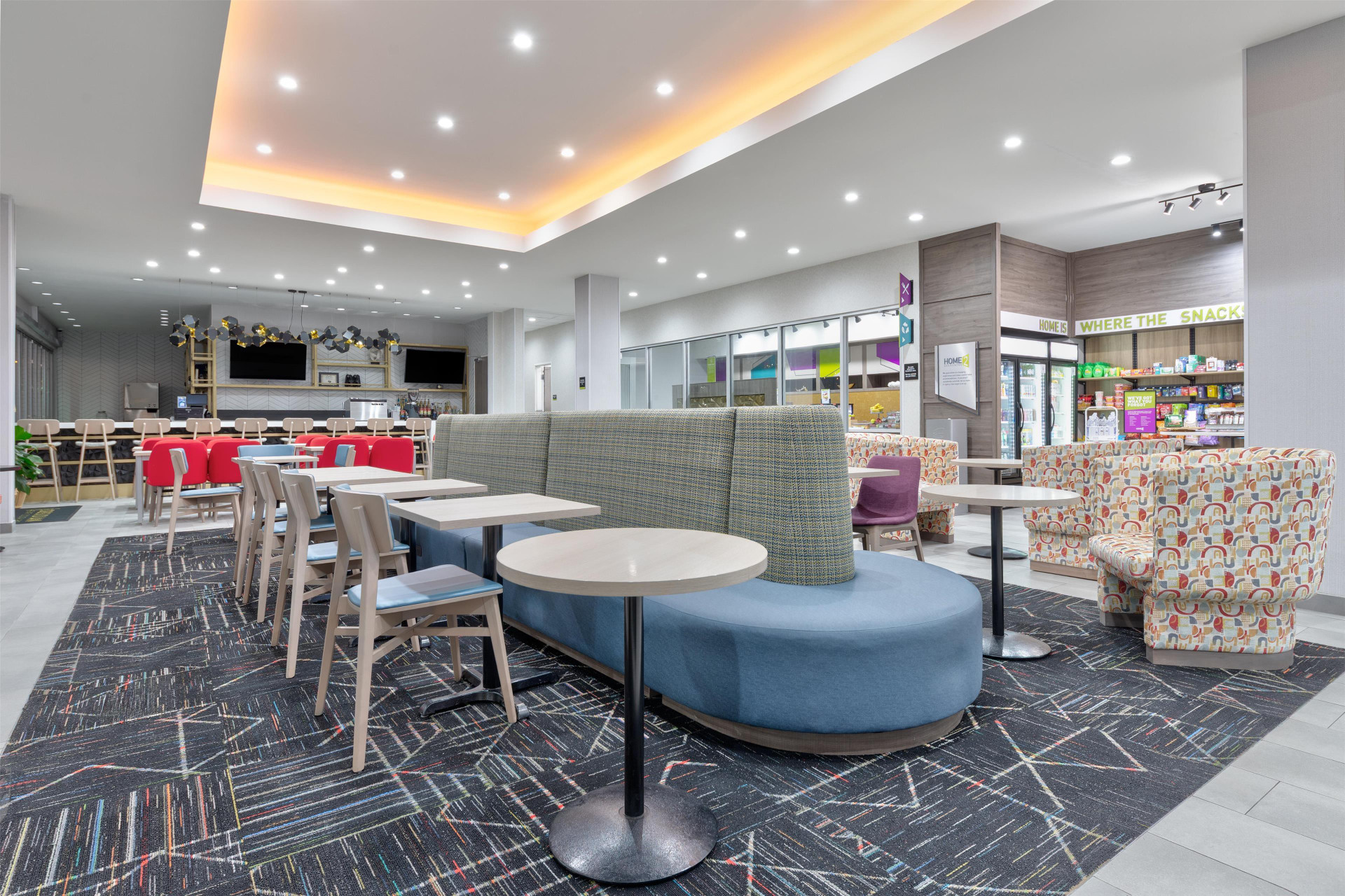 Vista Lobby Home2 Suites by Hilton Paris
