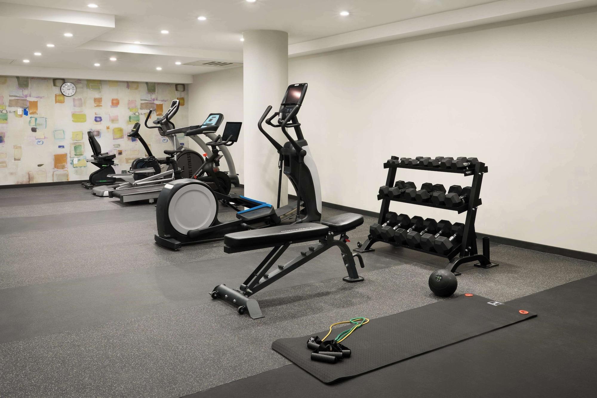 Gimnasio The Nedia, BW Signature Collection