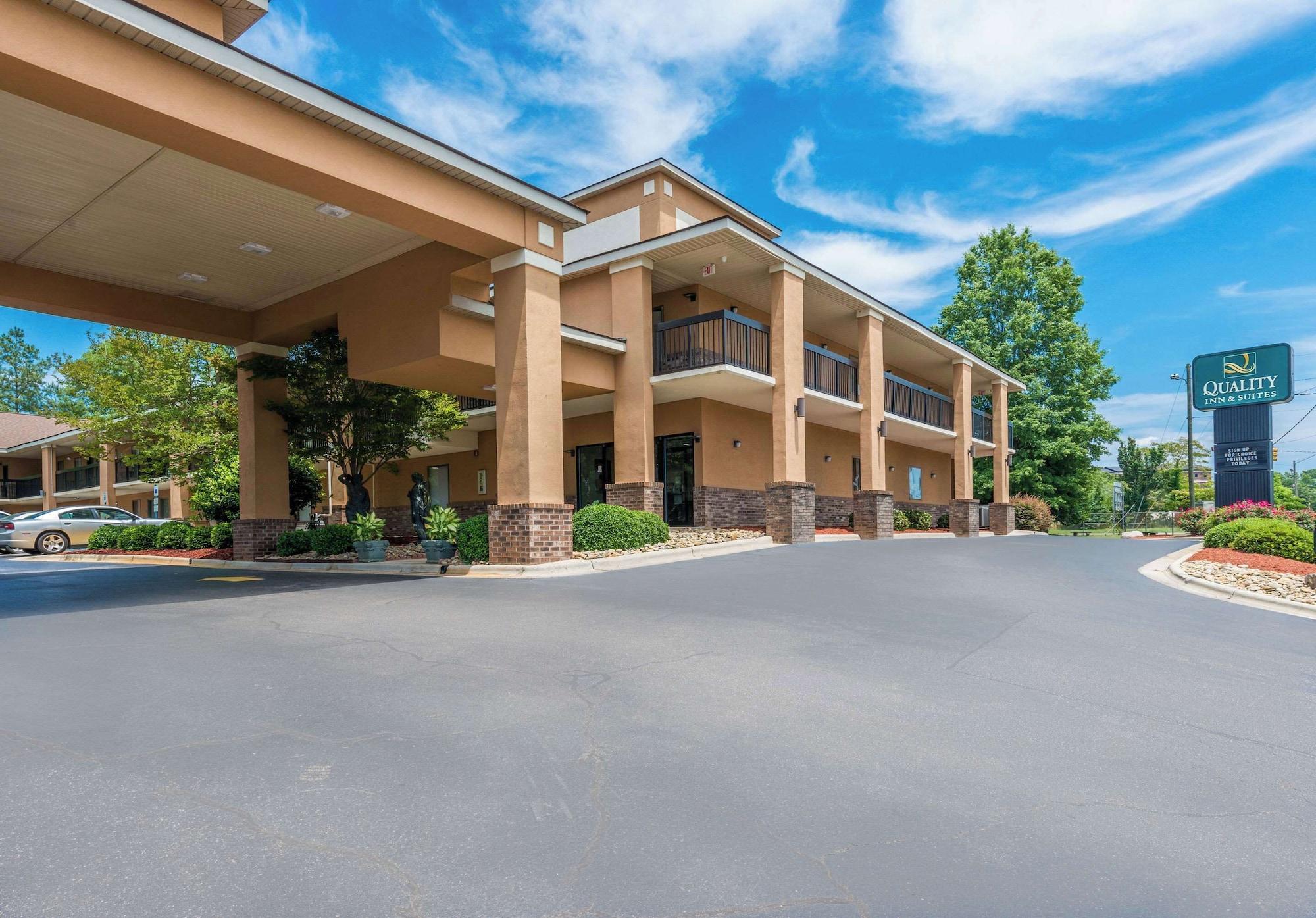 Vista Exterior Quality Inn & Suites Rockingham