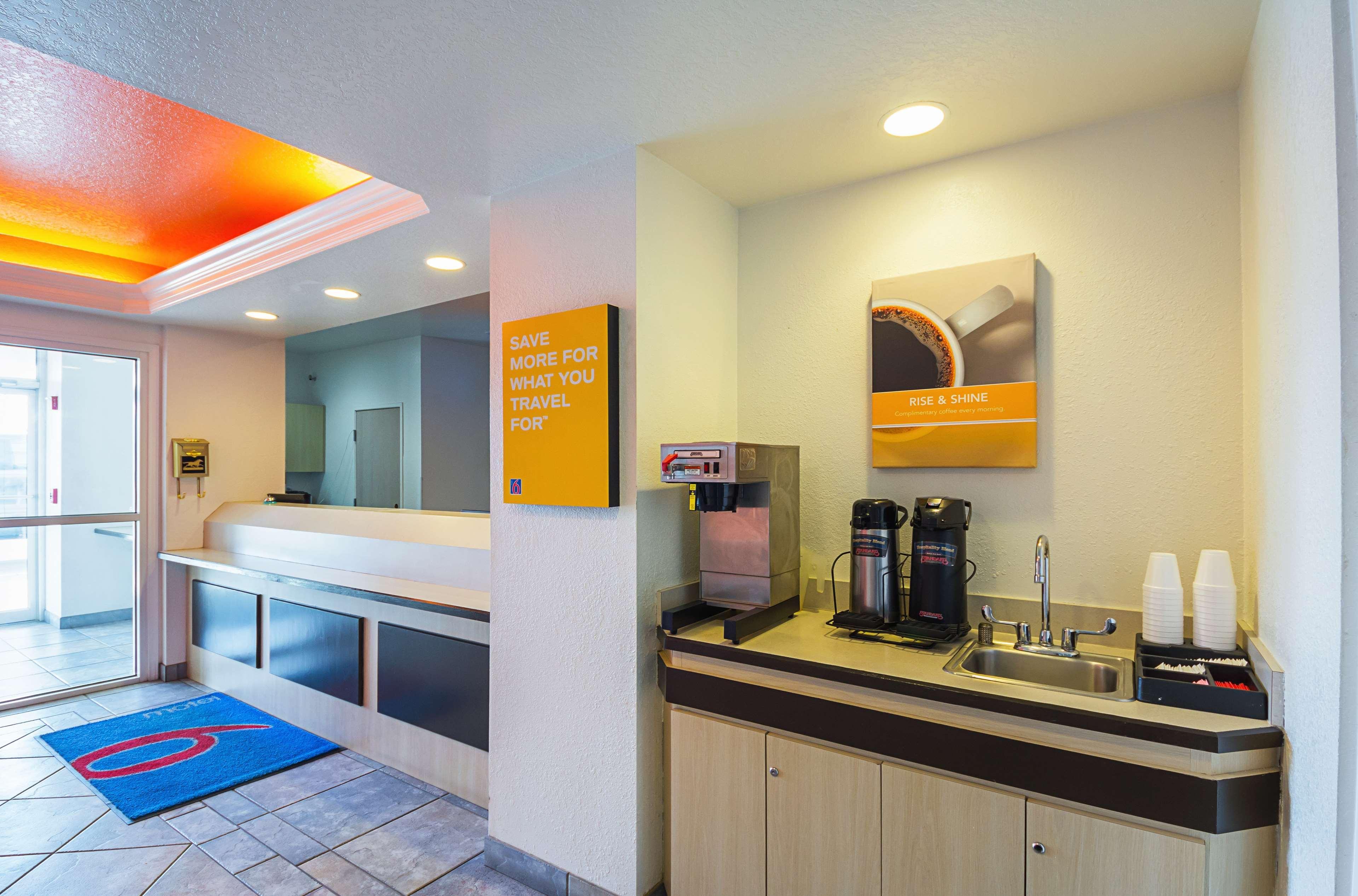 Bar/Salón Motel 6 San Antonio, TX - Sea World North