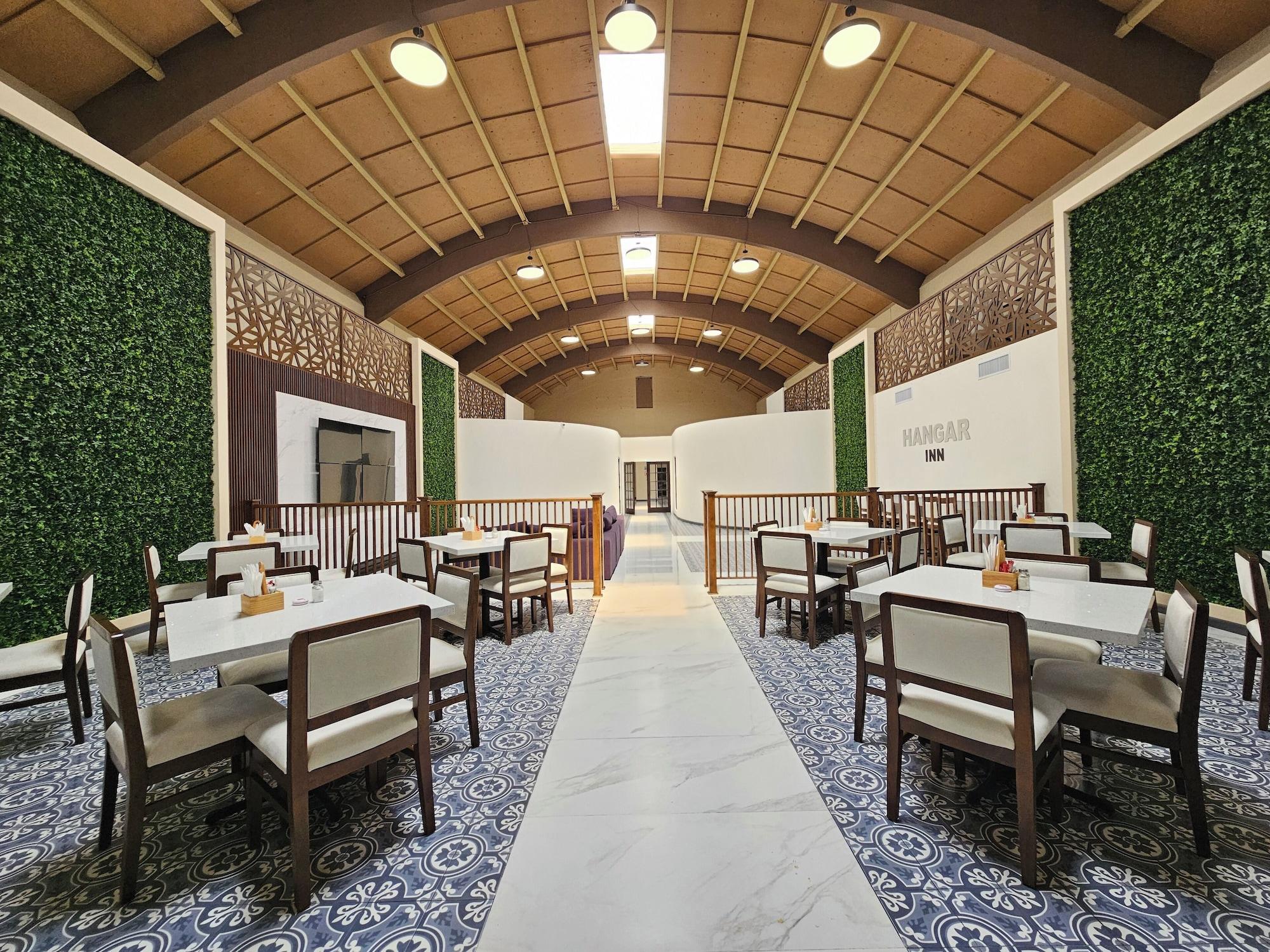 Restaurant Hangar Inn Tijuana