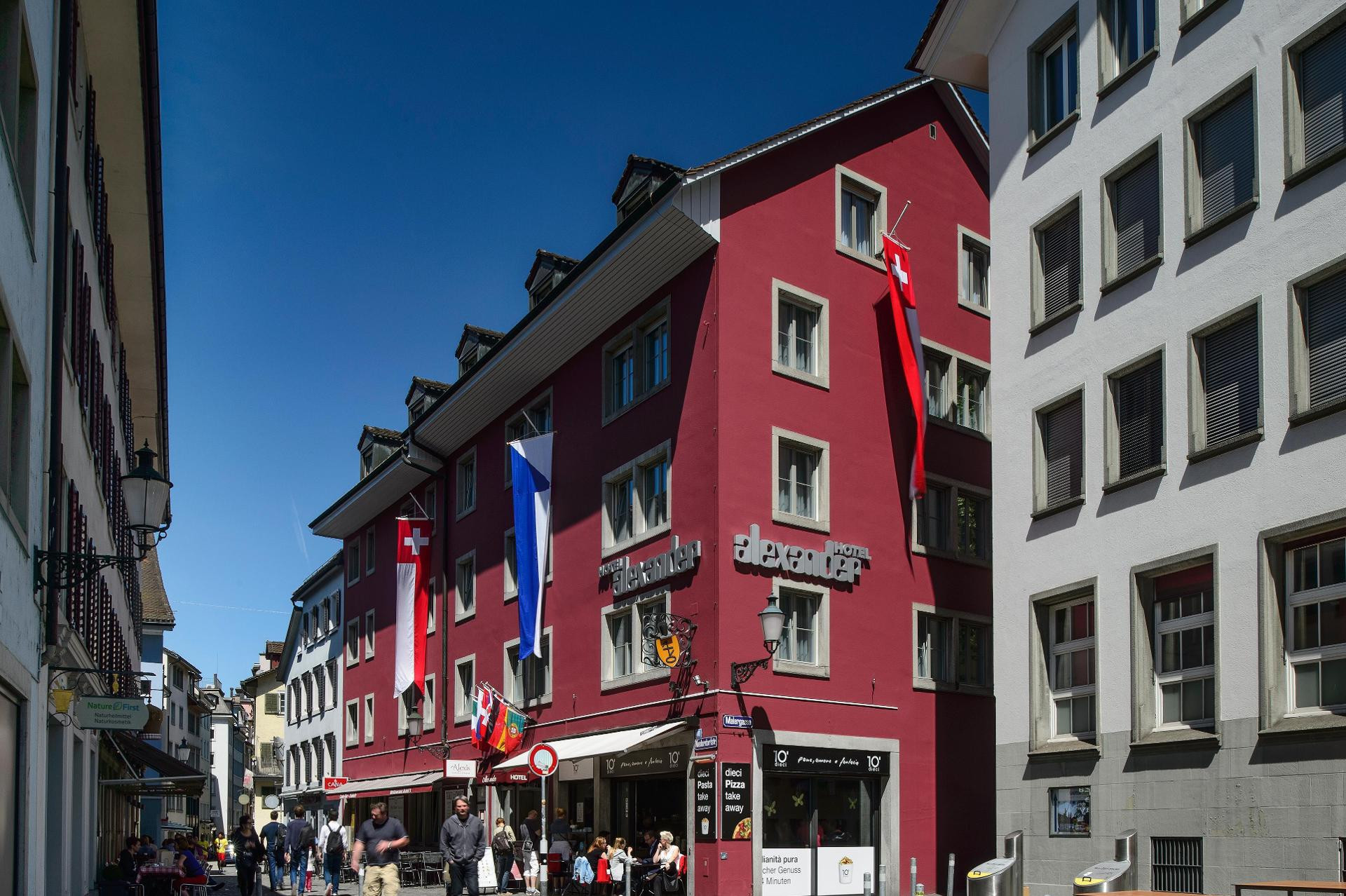 Vista Exterior Hotel Alexander