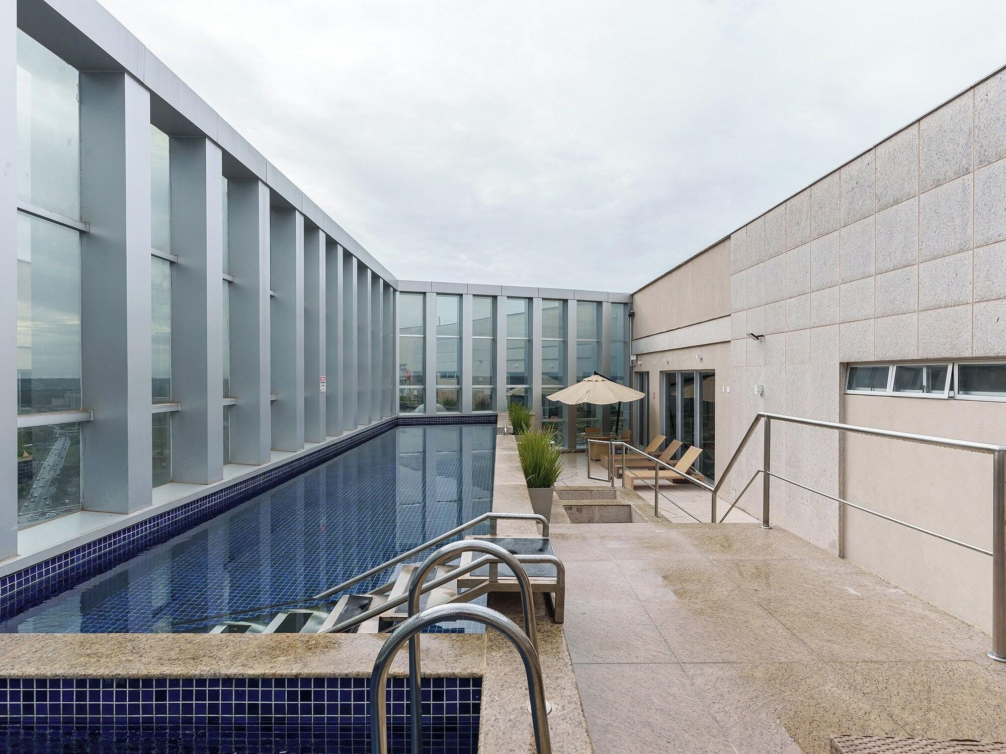 Vista Piscina Hplus Vision Executive
