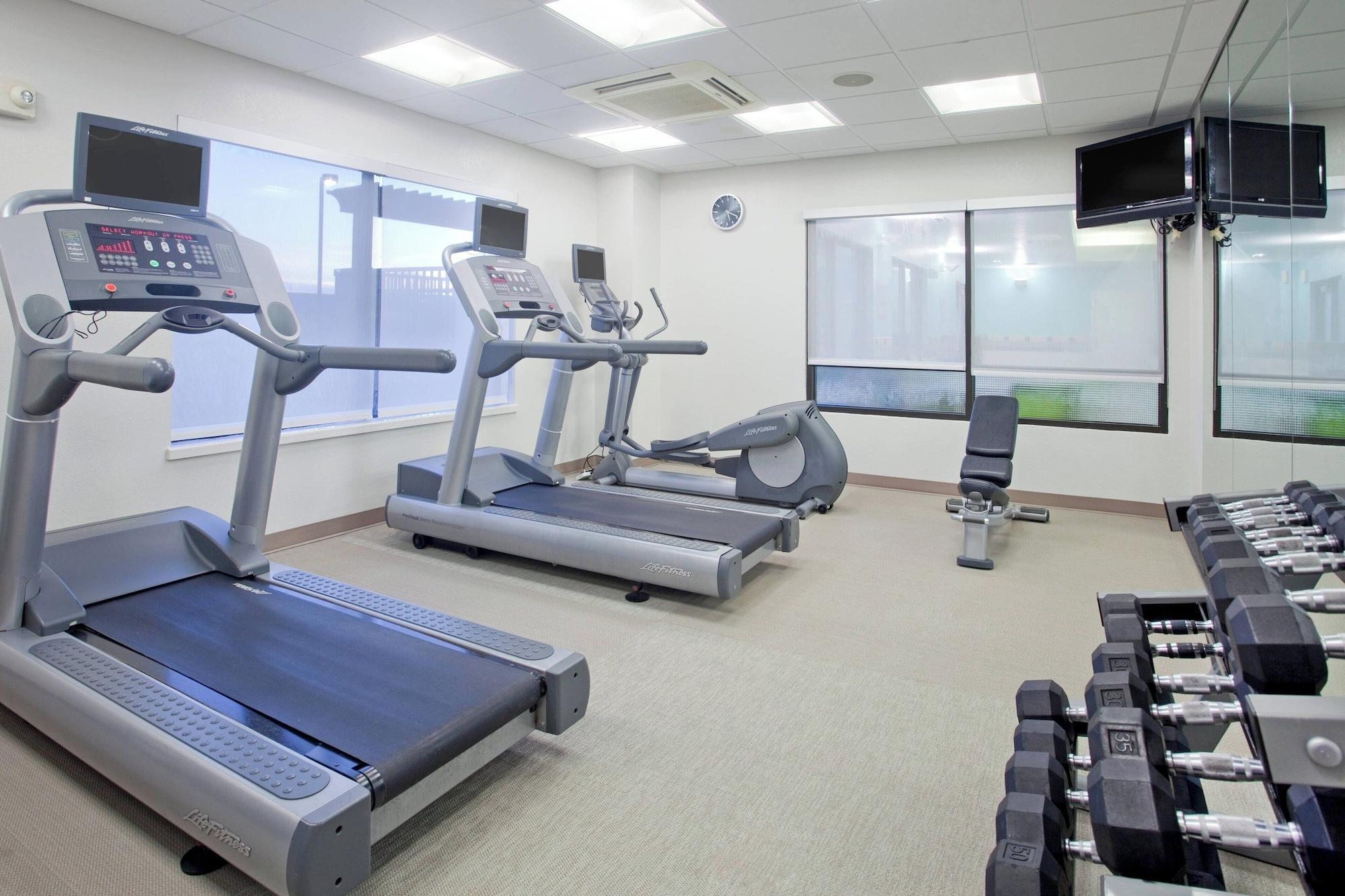 Gimnasio SpringHill Suites by Marriott Wichita East at Plazzio