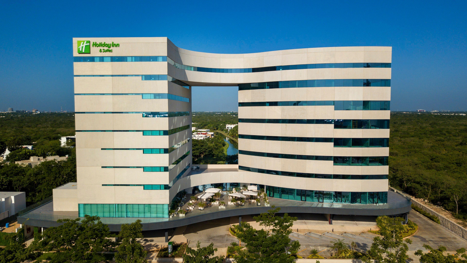 Vista Exterior Holiday Inn Hotel & Suites Merida La Isla by IHG