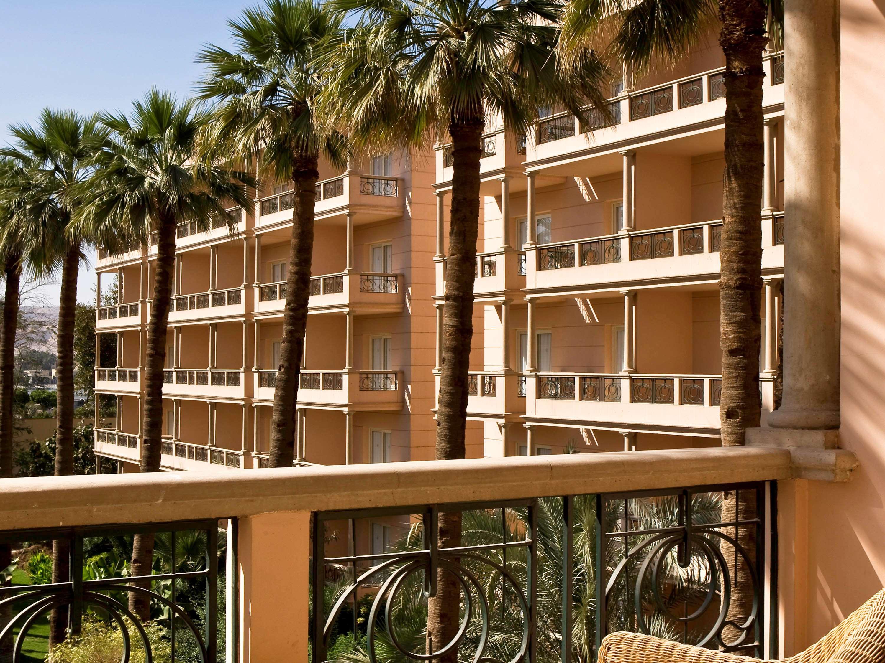 Vista Exterior Pavillon Winter Luxor