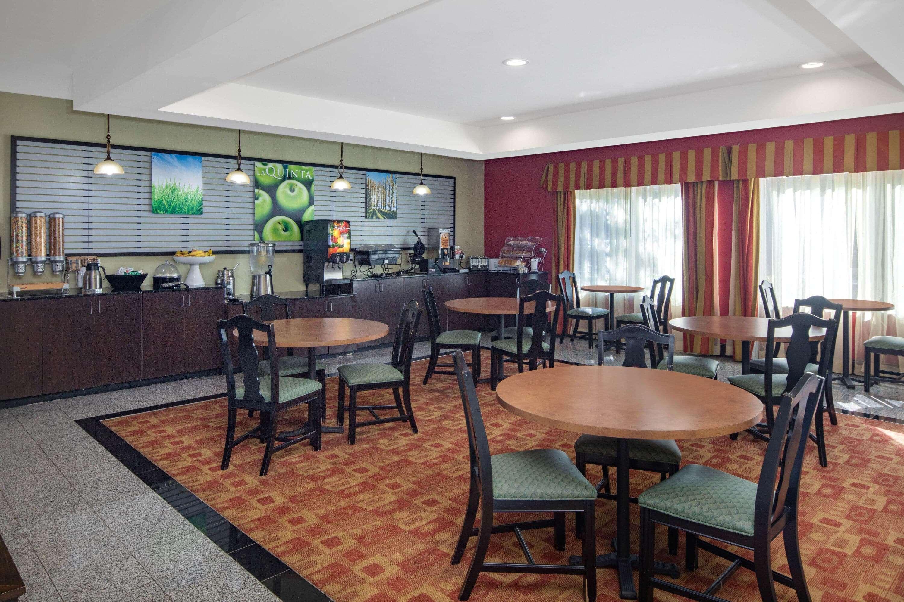 Restaurant La Quinta Inn & Suites by Wyndham Atlanta-Union City