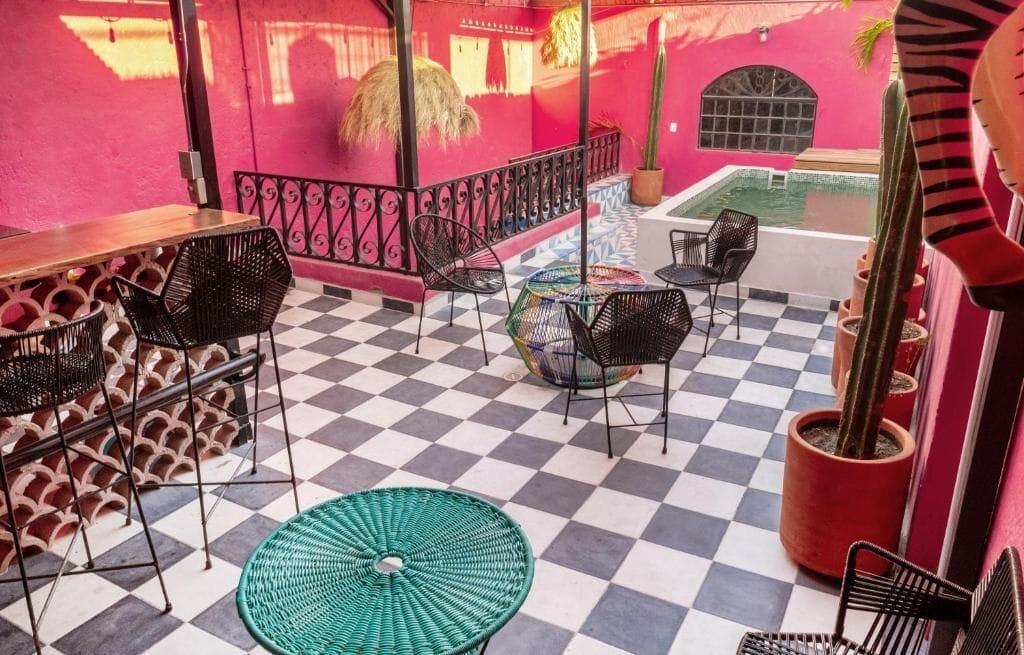 Vista Exterior Homestal California Hostal Tlaquepaque