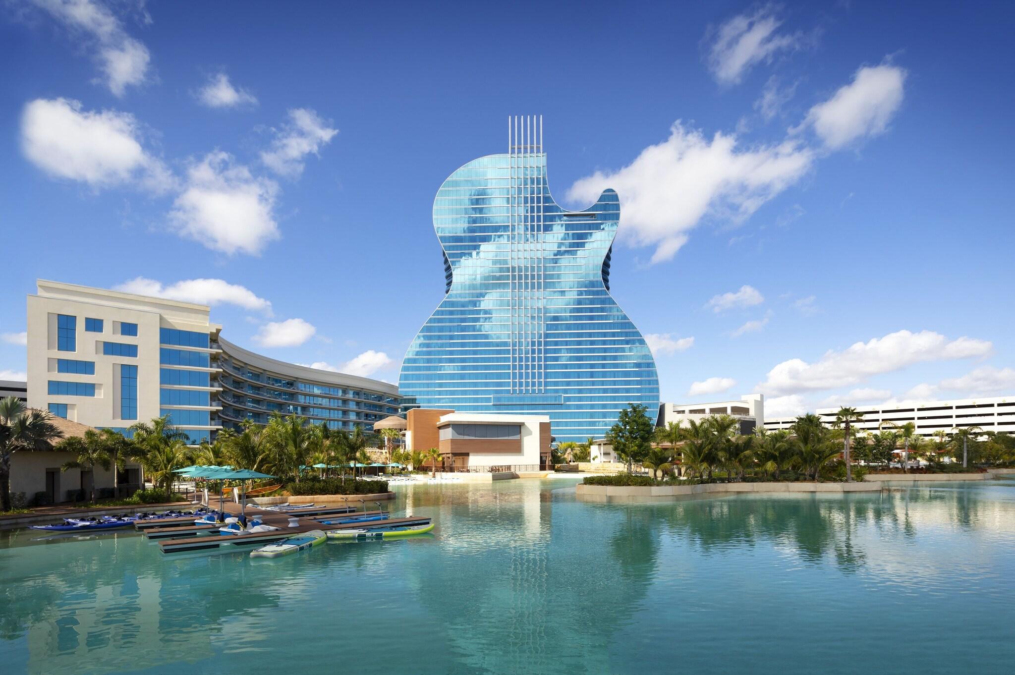 Vista Exterior The Oasis Tower at Seminole Hard Rock