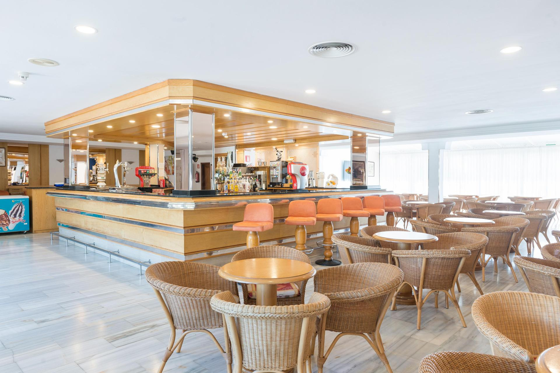 Bar/Salón Aparthotel Alcudia Beach