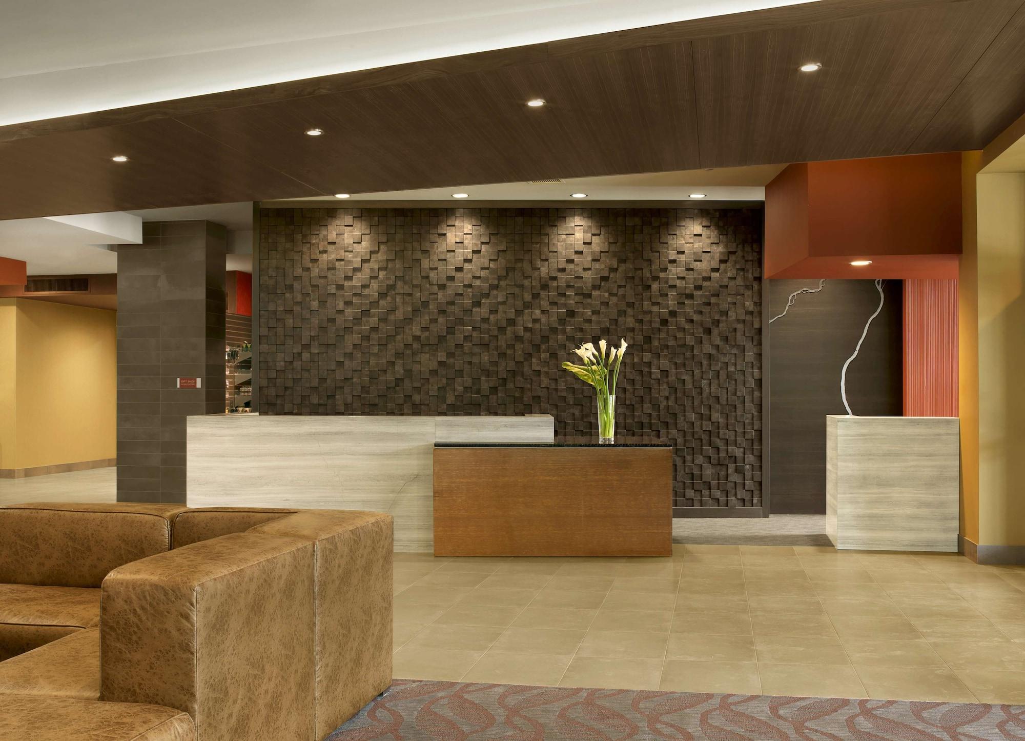 Vista Lobby The Broadway Columbia - a DoubleTree by Hilton