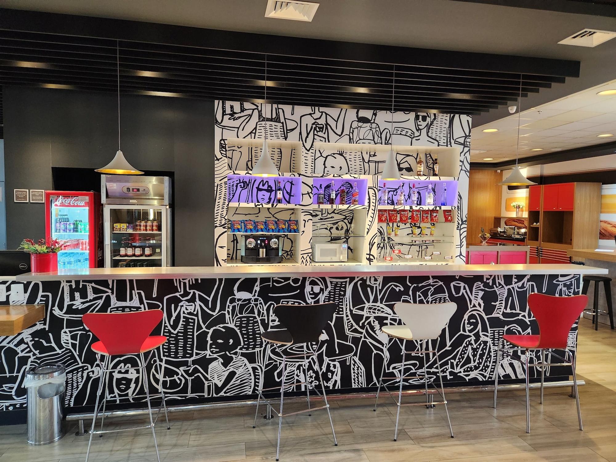 Bar/Salón ibis Jatai