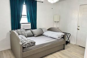 Alquiler Vacacional - Cozy 2-bedroom house with Private Hot Tub! Centrally Located in Albuquerque!