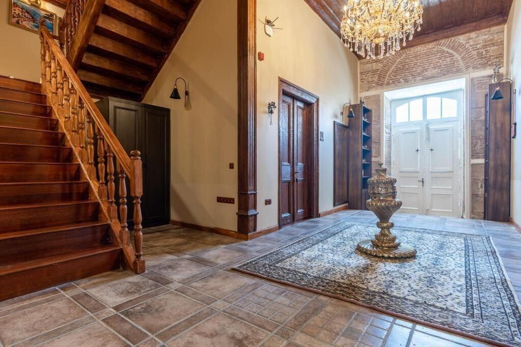 Vista Lobby Giges King Hotel