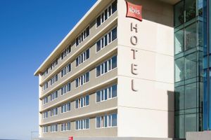 Alojamiento - Hotel ibis Montevideo Rambla