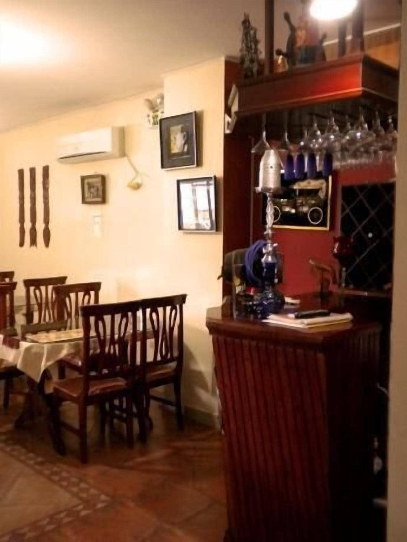 Bar/Salón Hostal Perla Real Inn