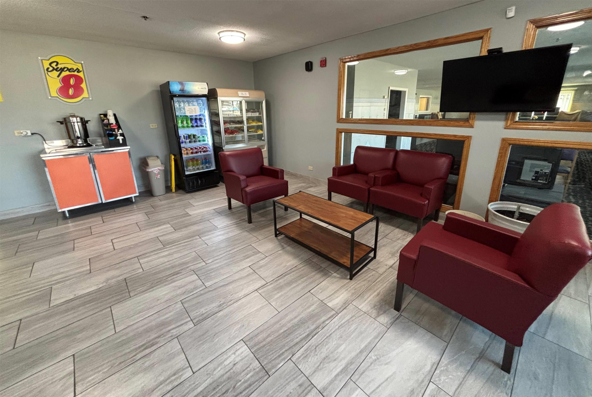 Vista Lobby Super 8 By Wyndham Mclean/Bloomington Sw