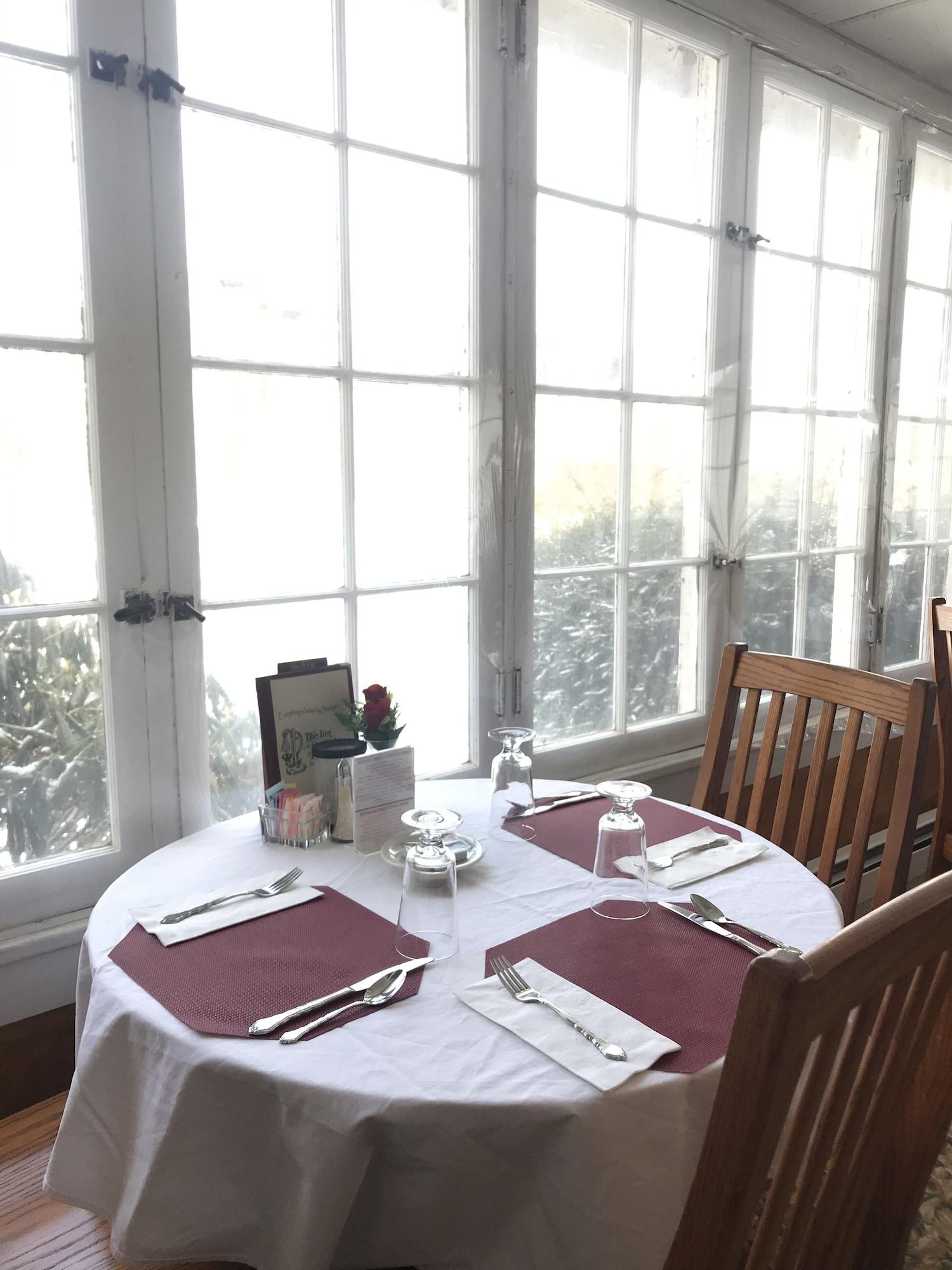 Restaurant The Inn at Starlight Lake