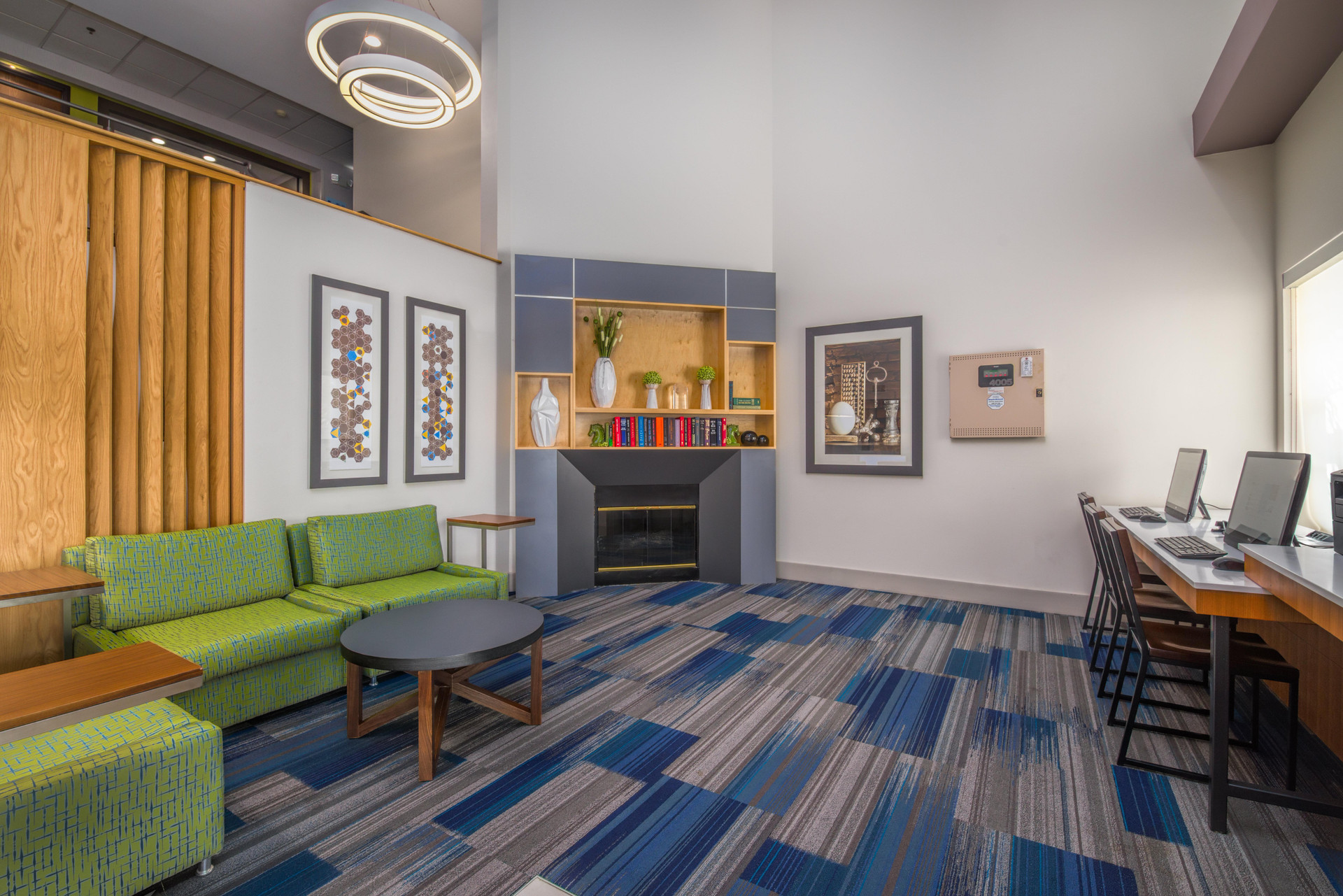 Vista Exterior Holiday Inn Express Hotel & Suites Phoenix-Airport by IHG