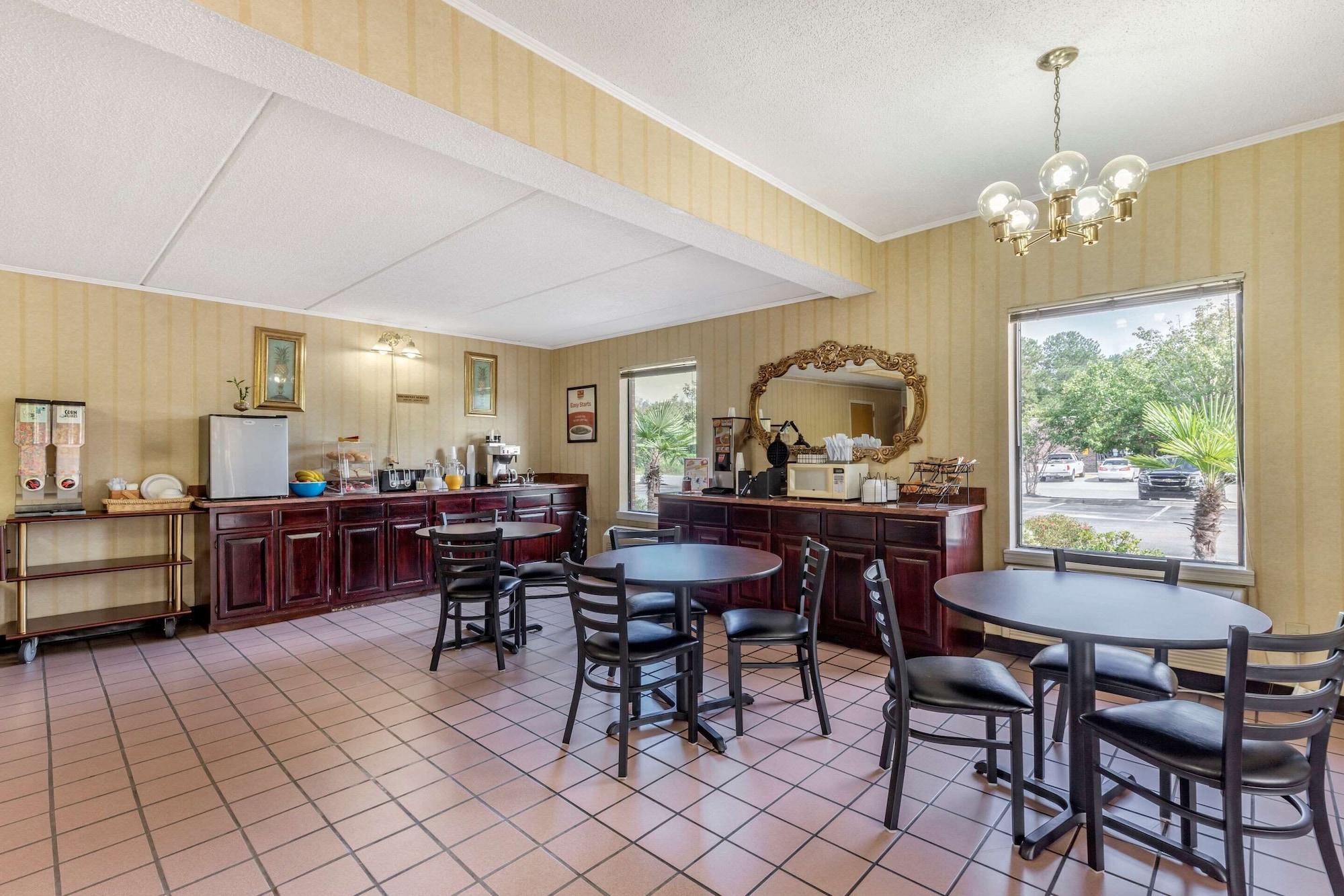 Restaurant Econo Lodge Inn & Suites