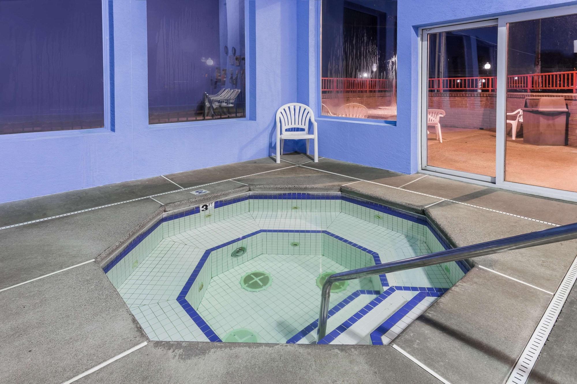 Spa Super 8 by Wyndham Corvallis