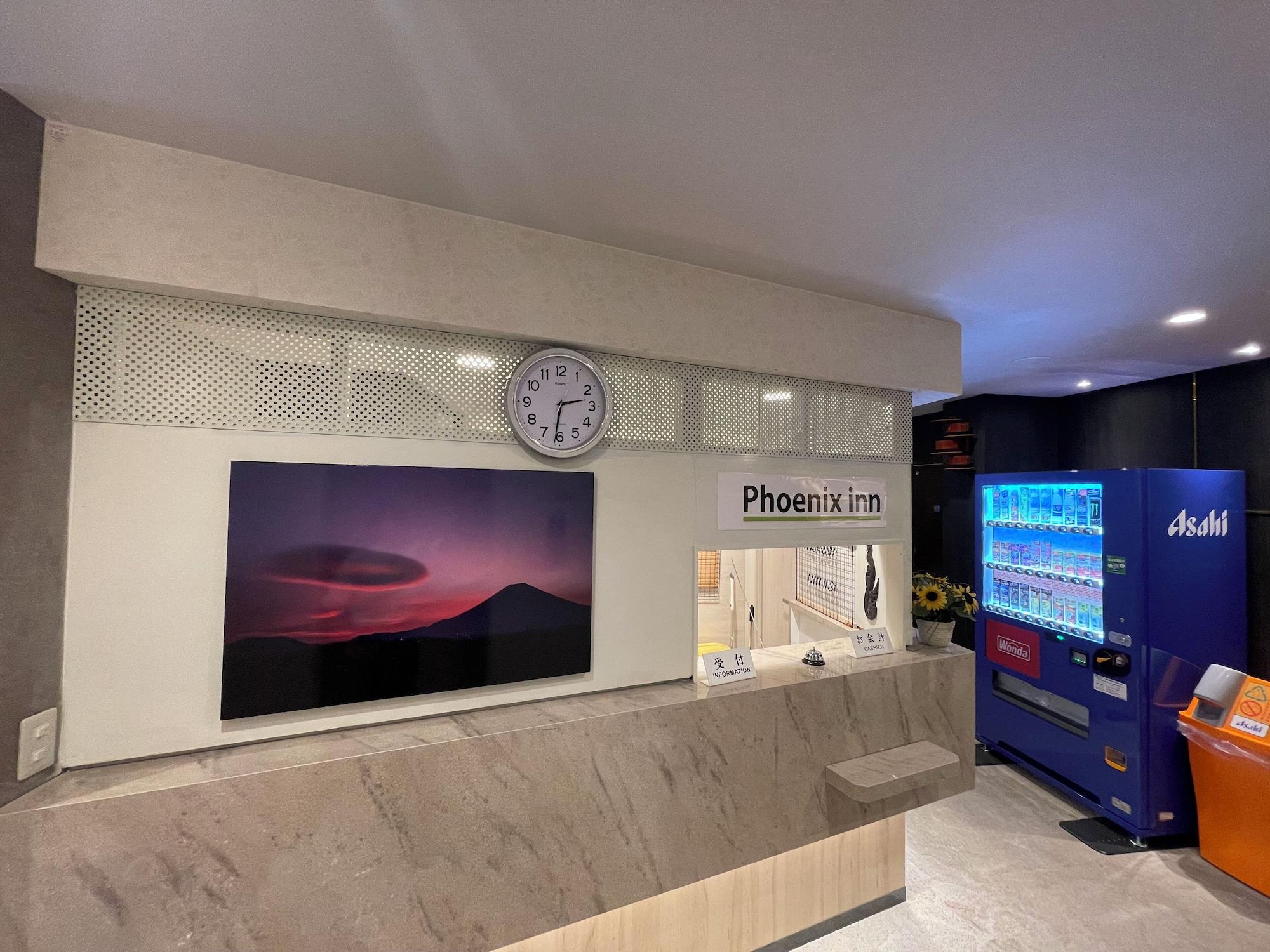 Varios Phoenix Inn