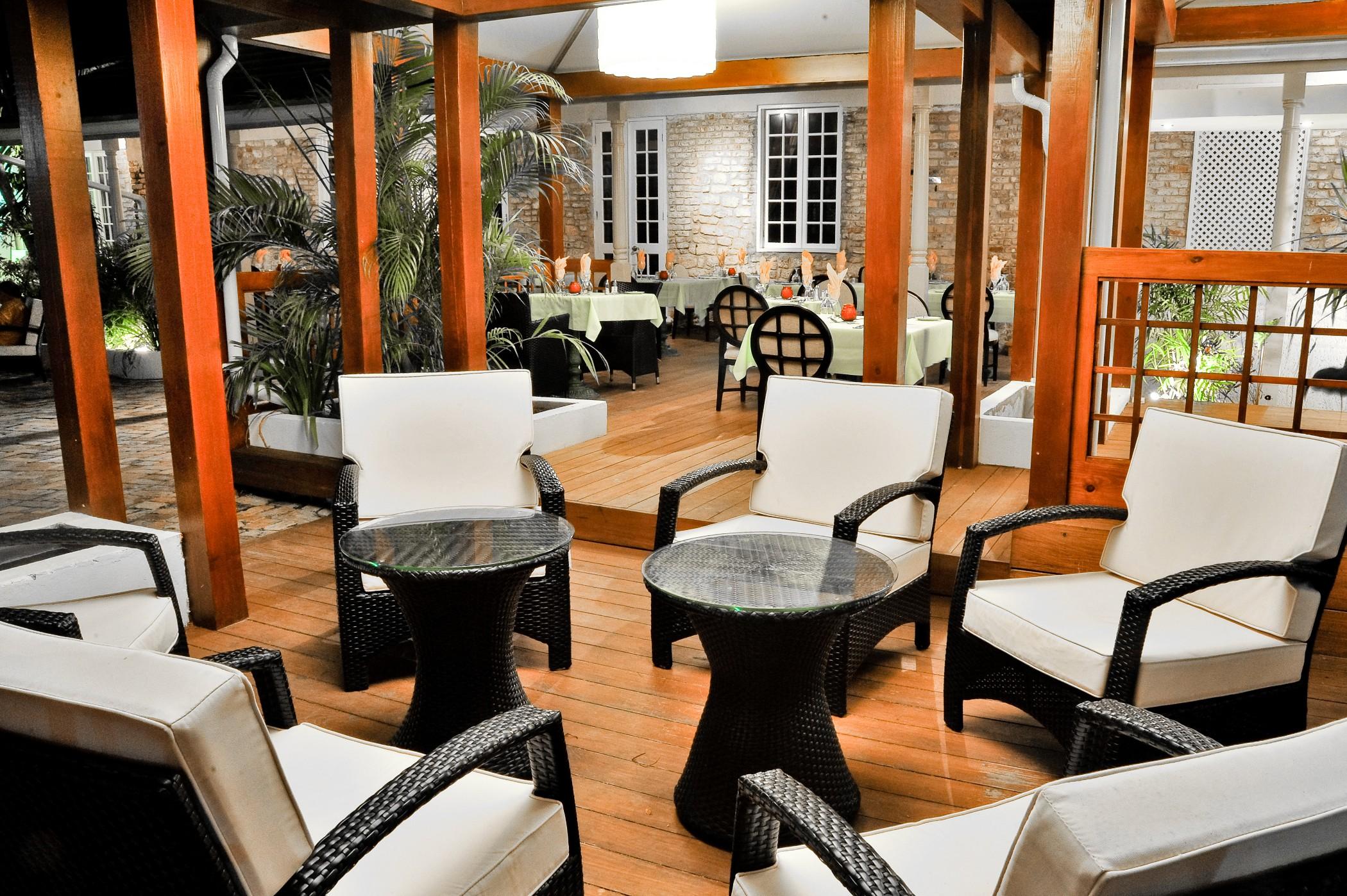 Restaurant Island Inn All Inclusive Hotel