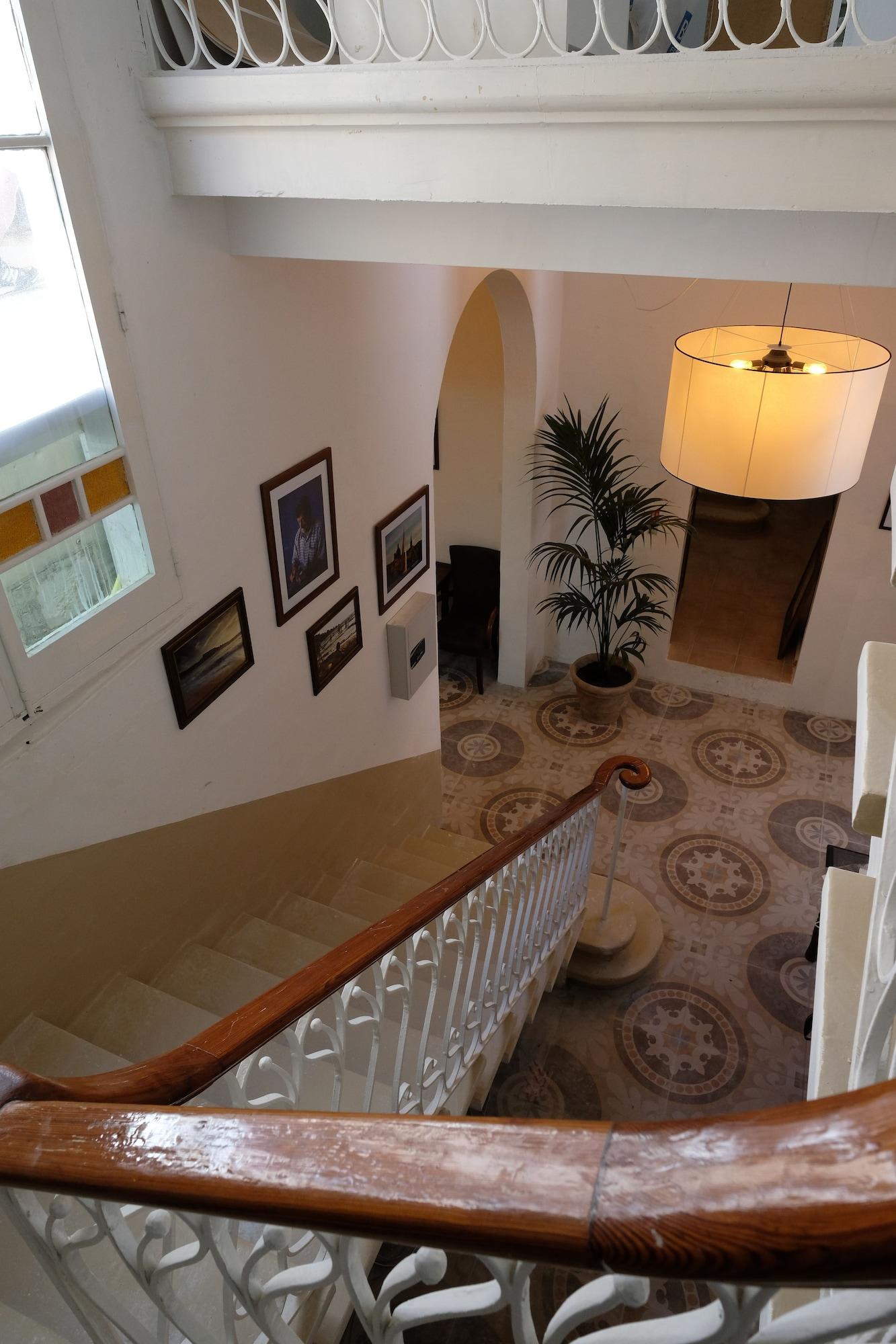 Vista Lobby The Maltese Sun