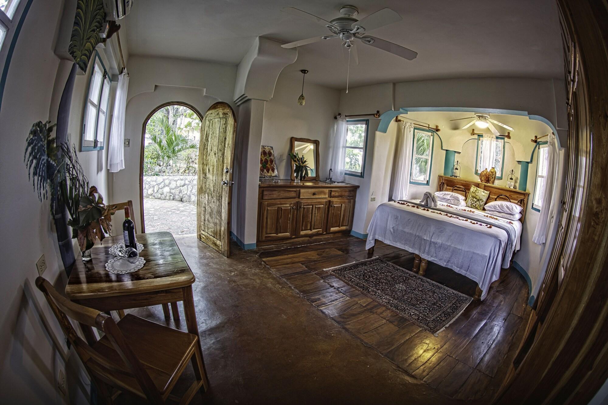 Habitación Coral Cove Wellness Resort