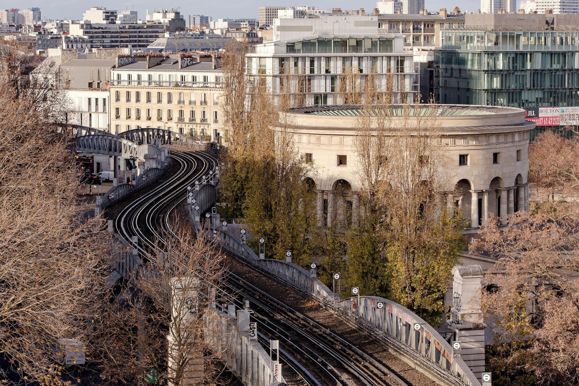 Varios Hôtel de la Comète