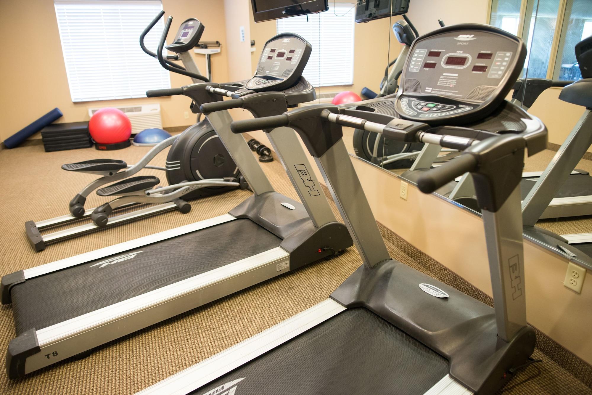 Gimnasio Holiday Inn Express Hotel & Suites Northwood by IHG