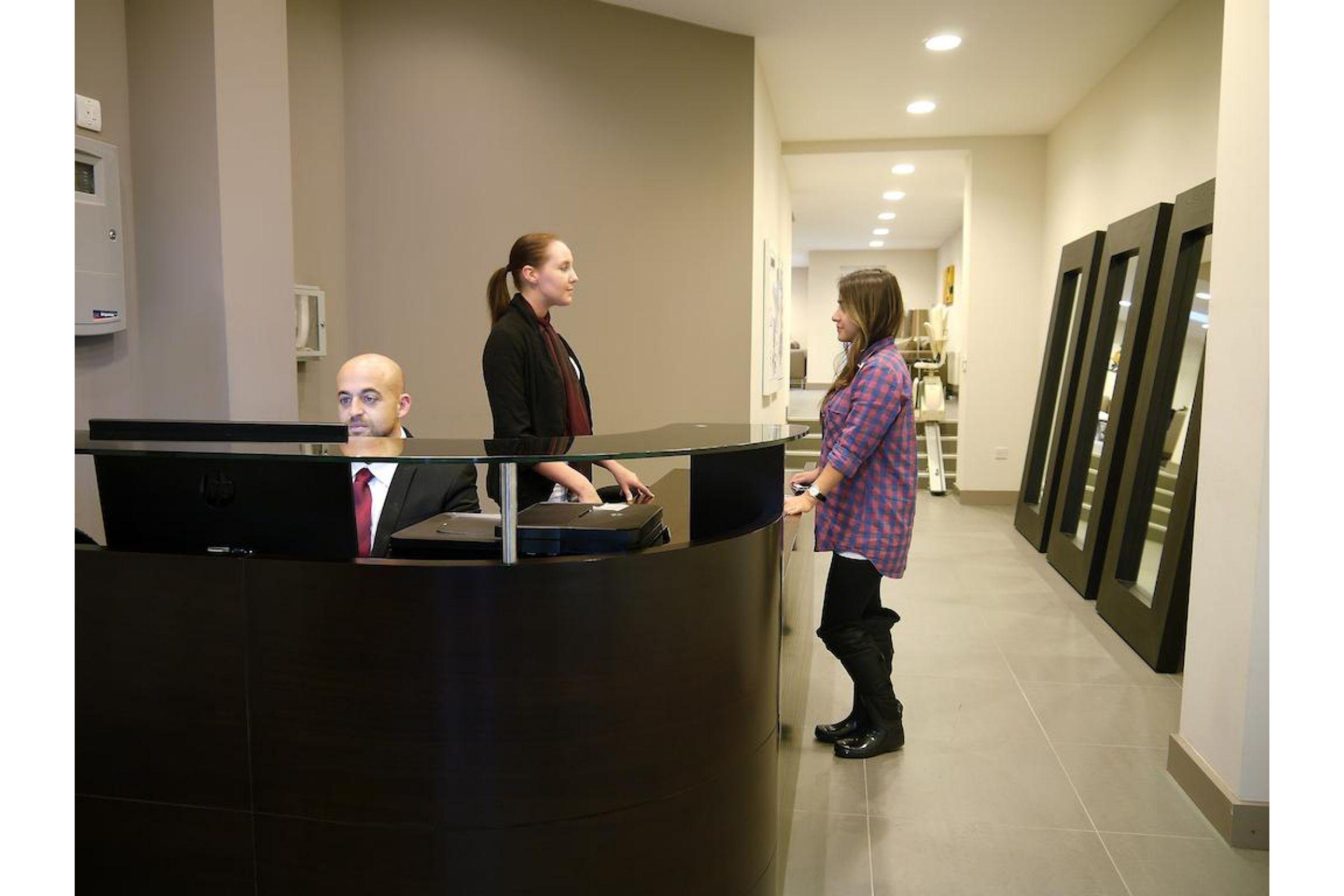 Vista Lobby Britannia Study Hotel